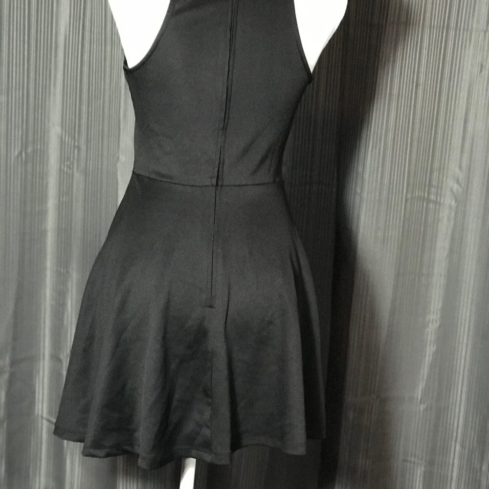 Dress - Picture 6 of 7